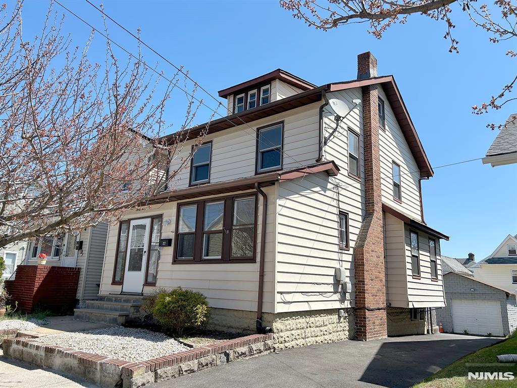 Property for Sale at 32 Bell Street, Belleville, New Jersey - Bedrooms: 3 
Bathrooms: 2 
Rooms: 10  - $595,650