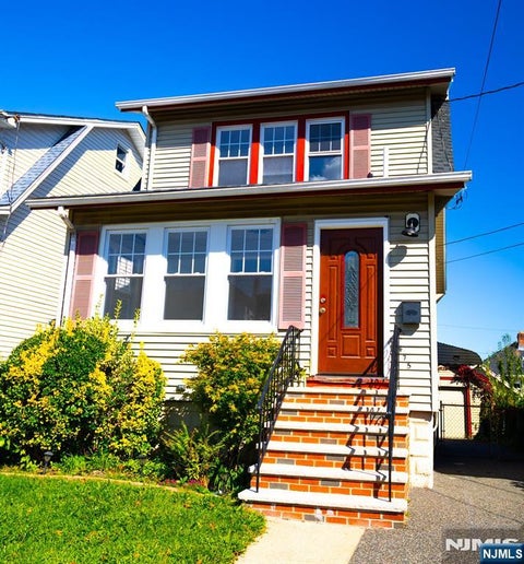 Photo of 475 Nelson Ave, Cliffside Park, NJ 07010 (MLS # 26039180)