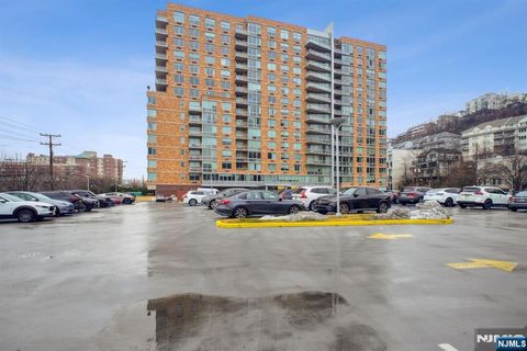 806 HUDSON Park 806 Edgewater NJ 07020