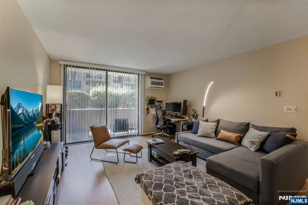 462 Liberty Street 109
