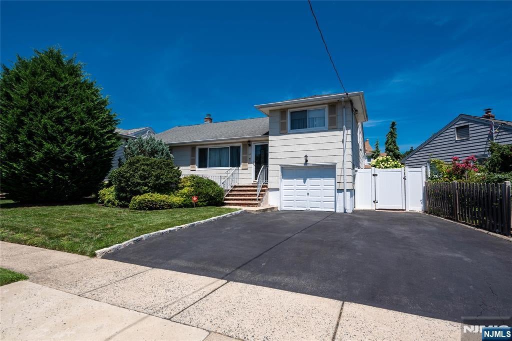 44 Lorrie Lane