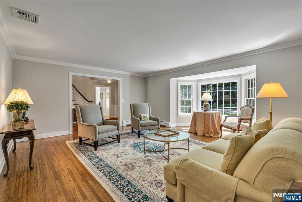 65 W Walnut Street