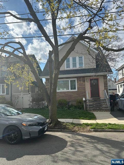 Photo of 521 Olympia Avenue, Cliffside Park, NJ 07010 (MLS # 26036117)