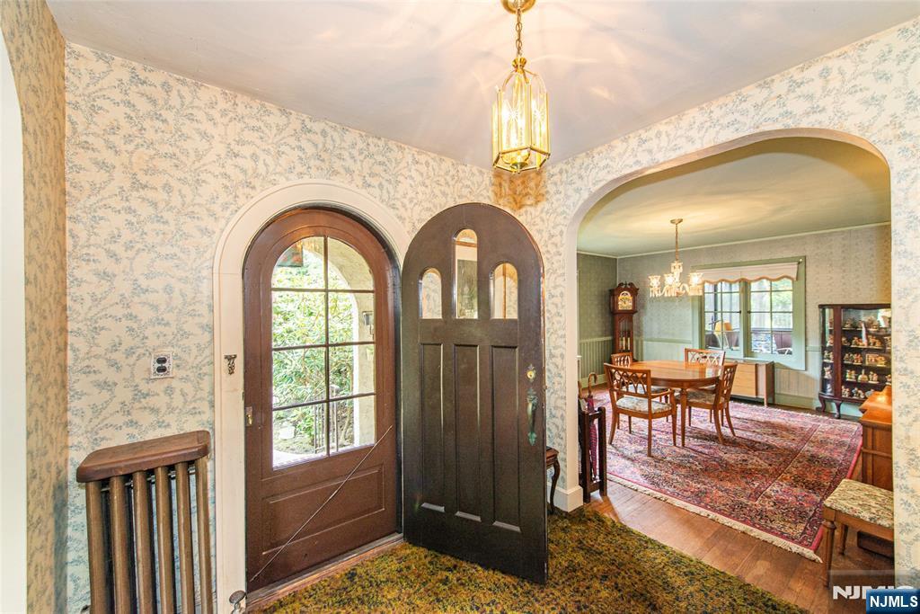 140 Valley View Avenue