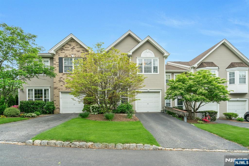 559 Adirondack Court