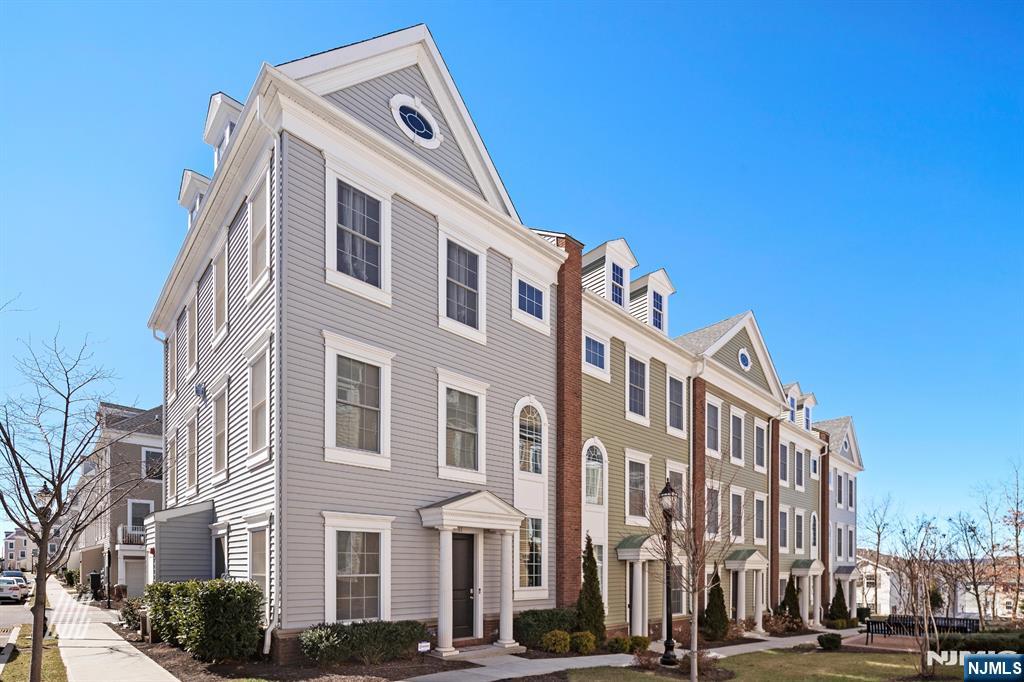 Rental Property at 61 Roosevelt Dr, Wood Ridge, New Jersey - Bedrooms: 4 
Bathrooms: 4 
Rooms: 11  - $4,750 MO.