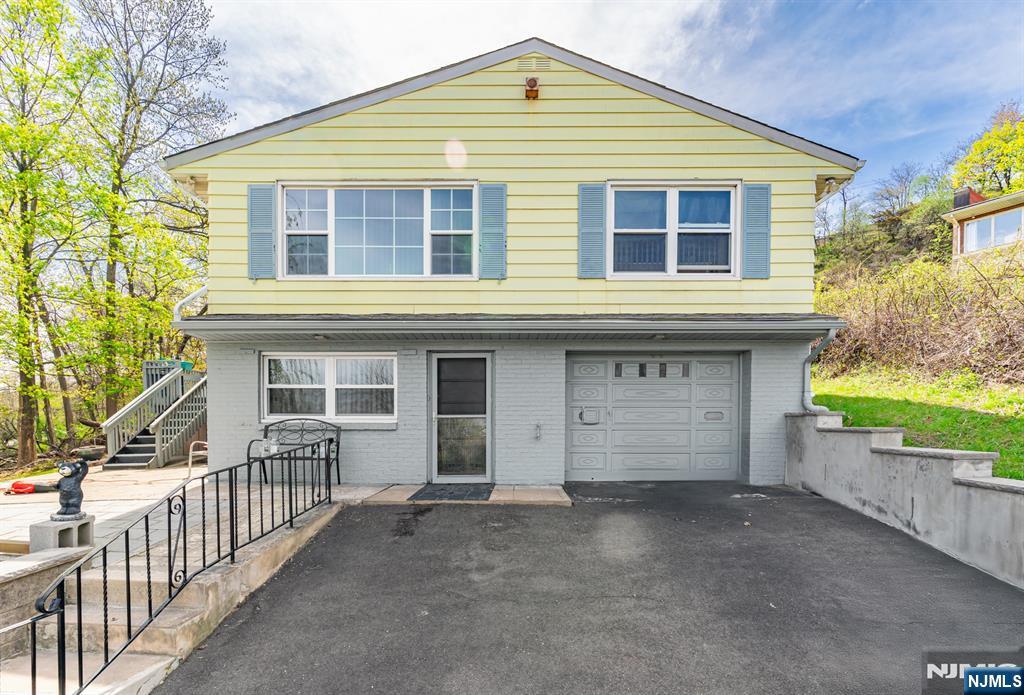 Property for Sale at 2 Grand Summit Avenue, Haledon, New Jersey - Bedrooms: 3 
Bathrooms: 2 
Rooms: 8  - $599,000