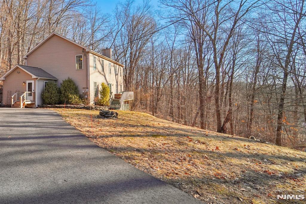 1007 Hillside Avenue