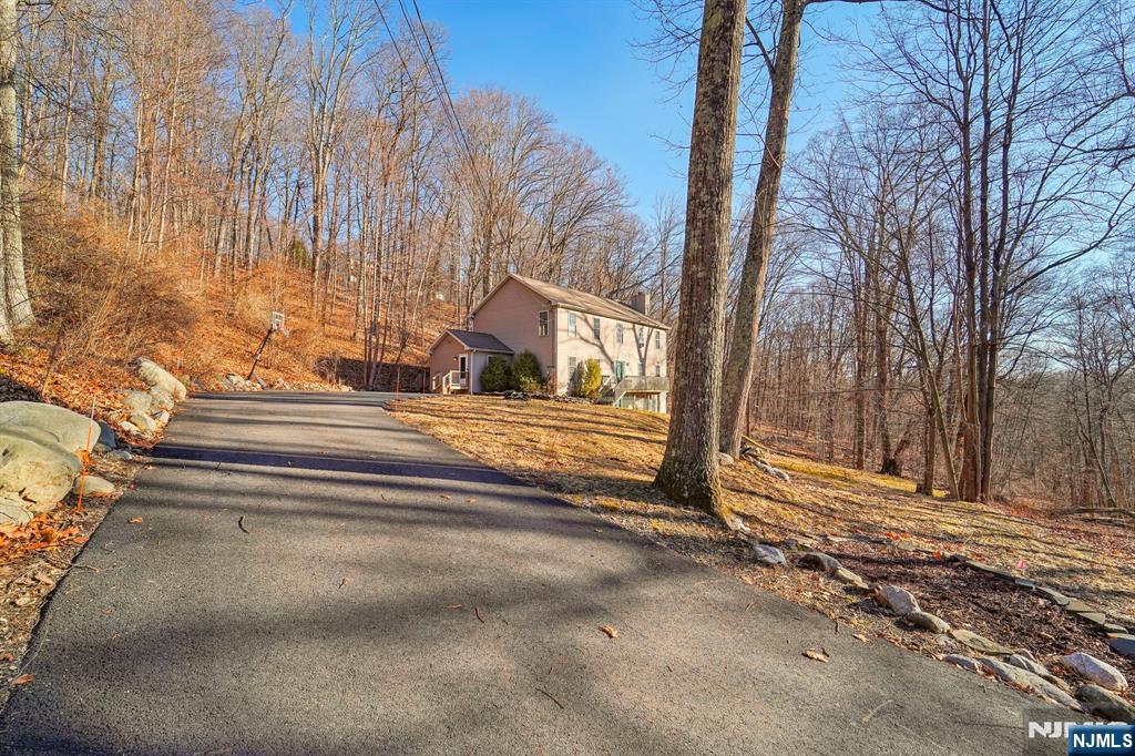 1007 Hillside Avenue