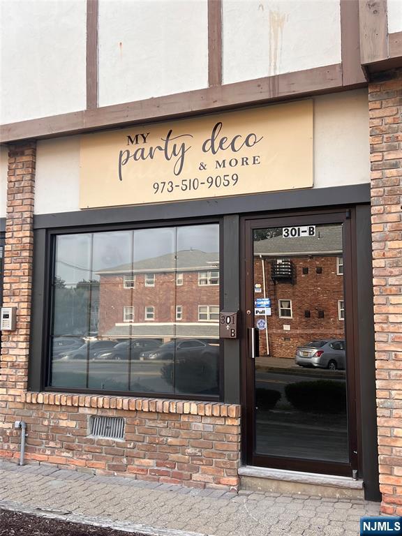 301 Bloomfield Avenue 301-B