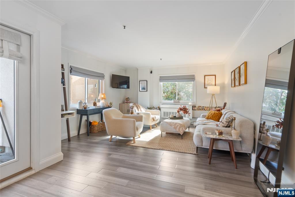 476 Monmouth Street 203