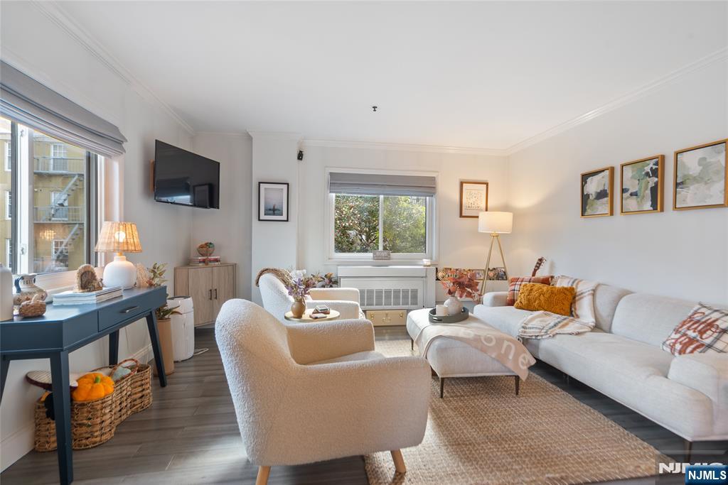 476 Monmouth Street 203