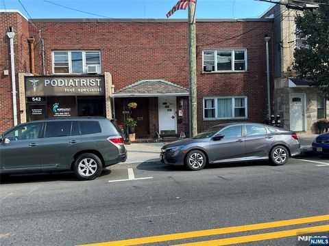 Photo of 540 Anderson Ave #1, Cliffside Park, NJ 07010 (MLS # 25031494)