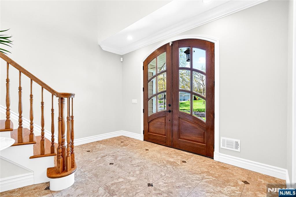 125 E Gramercy Place