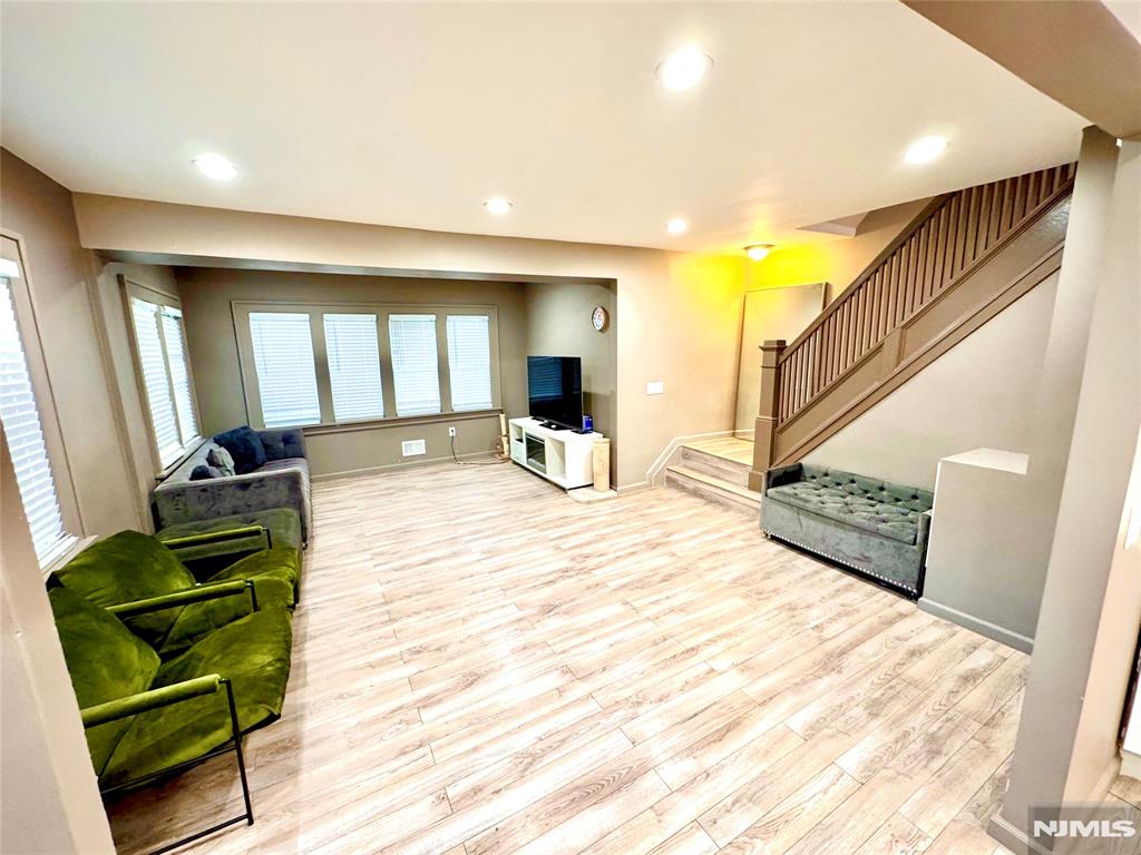 194 Elm Avenue