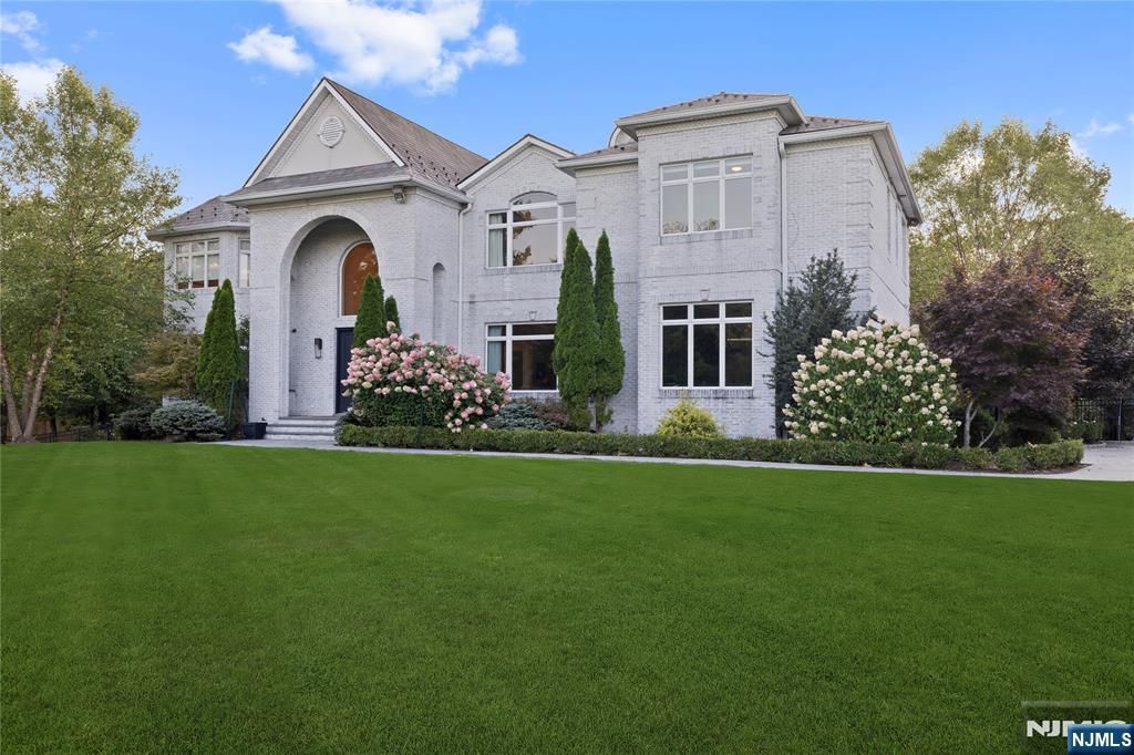 Photo of 417 Route 9w, Alpine, NJ 07620 (MLS # 25030352)