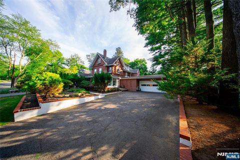 Photo of 21 Meadow Street, Demarest, NJ 07627 (MLS # 25029278)