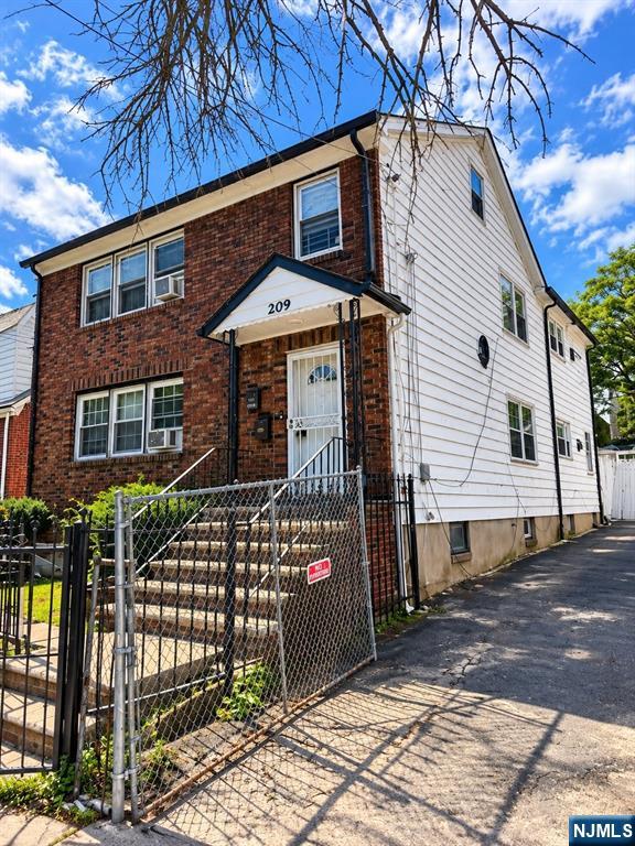 209-211 Eastern Parkway