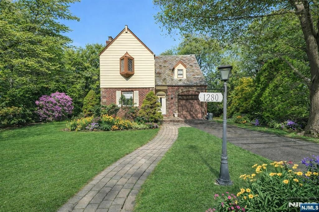 Photo of 1280 Sussex Road, Teaneck, NJ 07666 (MLS # 26007484)