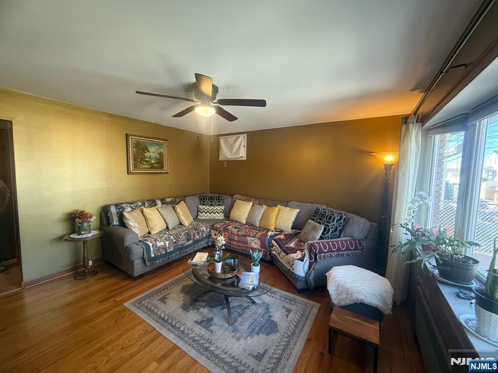 107 Stover Ave 1, North Arlington, New Jersey - 3 Bedrooms  
1 Bathrooms  
5 Rooms - 