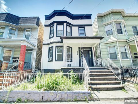 215 52nd Street West New York NJ 07093