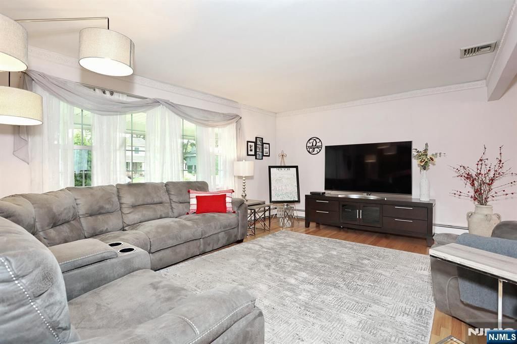 Photo of 517 Marion Lane, Paramus, NJ 07652 (MLS # 25036247)