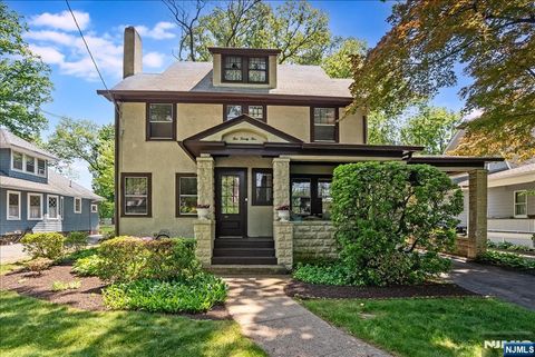Photo of 525 S Maple Avenue, Glen Rock, NJ 07452 (MLS # 26018597)