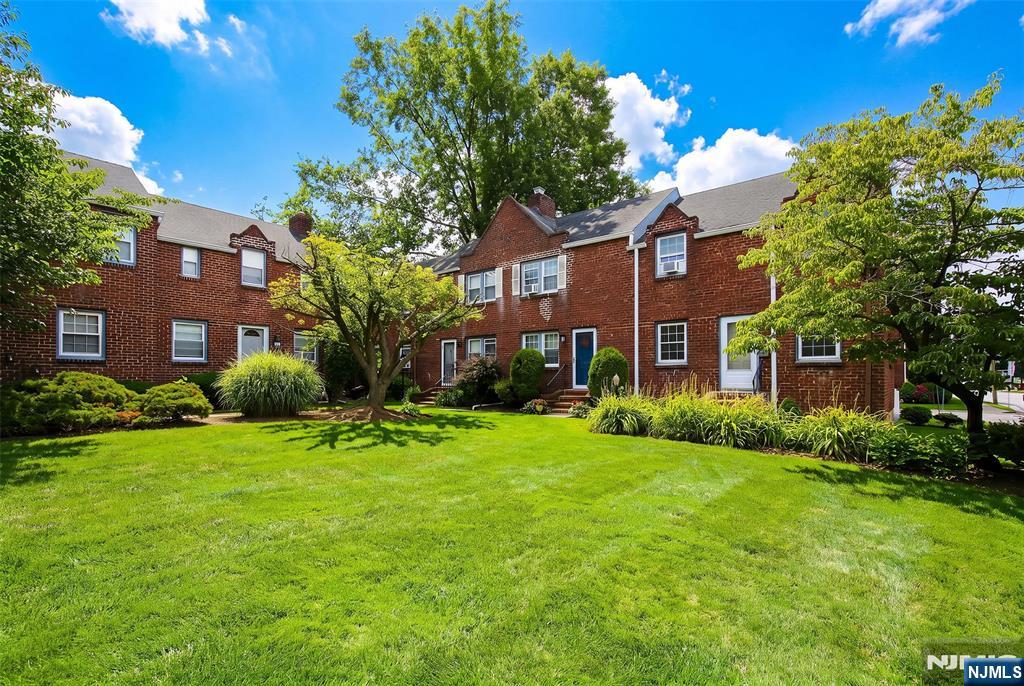 909 River Road 1