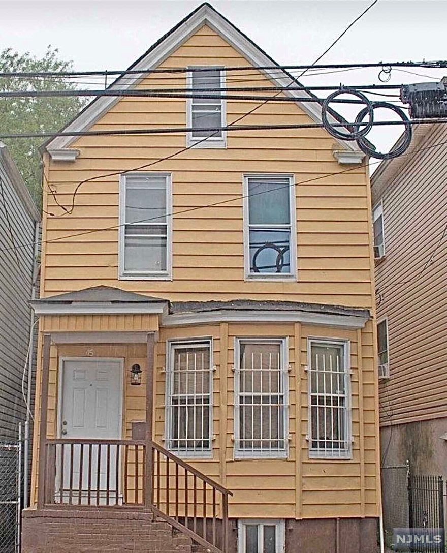 This property is a perfect opportunity for owner-occupants or investors. This home has three spacious bedrooms, one full bathroom, an updated kitchen, and an open floor living space. The property had some renovations in 2020 but still has room to put your finishing touches. The seller is motivated! Schedule your visit today!