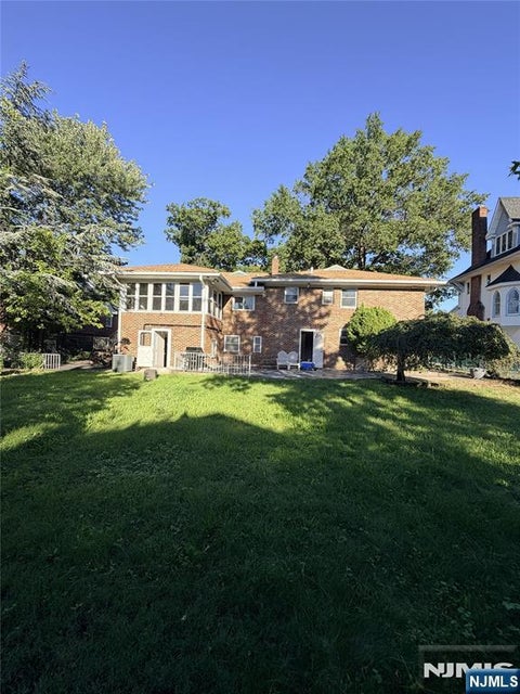 Photo of 1069 Palisade Ave, Fort Lee, NJ 07024 (MLS # 26035299)
