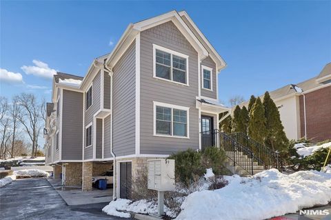 Photo of 53 Crest St #1, Westwood, NJ 07675 (MLS # 26006144)