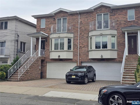 Photo of 398 Lawton Avenue #C0398, Cliffside Park, NJ 07010 (MLS # 26035267)
