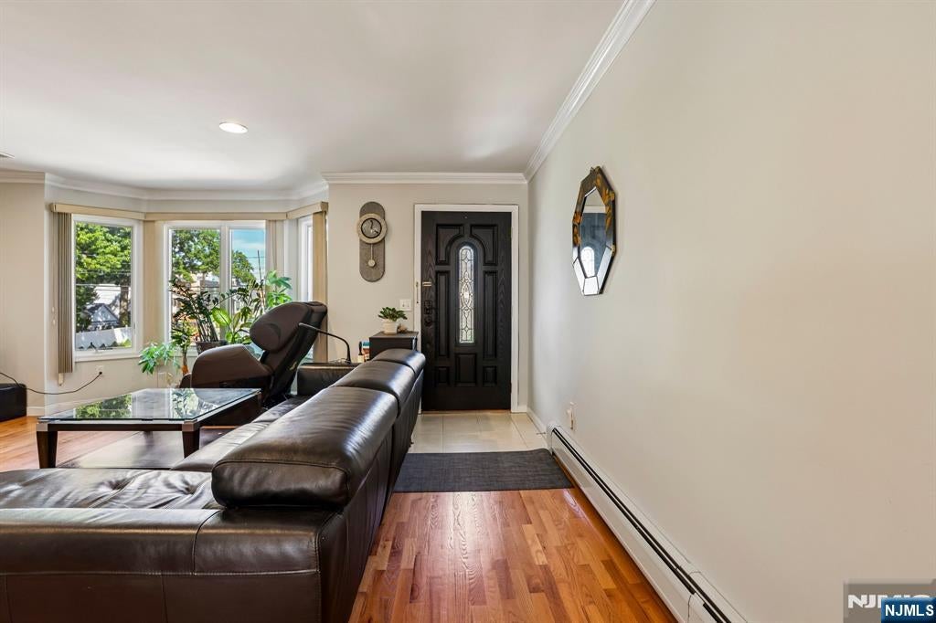 398 Lawton Avenue C0398