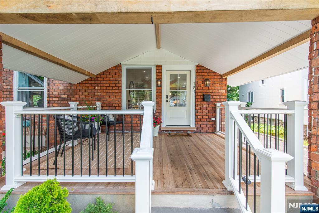 181 Valley Road