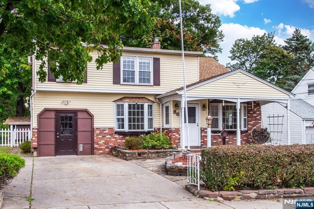 Photo of 86 Linwood Terrace, Clifton, NJ 07012 (MLS # 25036932)