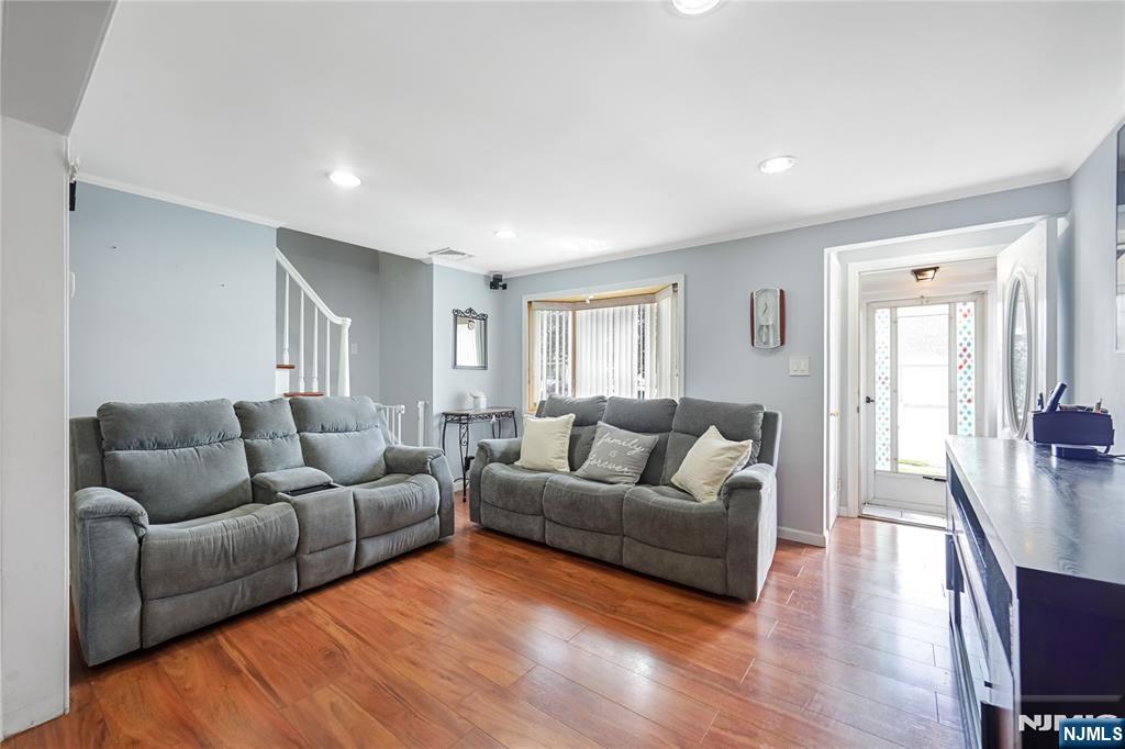 121 Lincoln Avenue