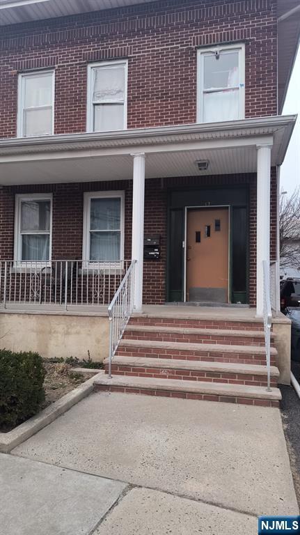 17 Laird Pl 2, Cliffside Park, New Jersey - 3 Bedrooms  
1 Bathrooms  
6 Rooms - 
