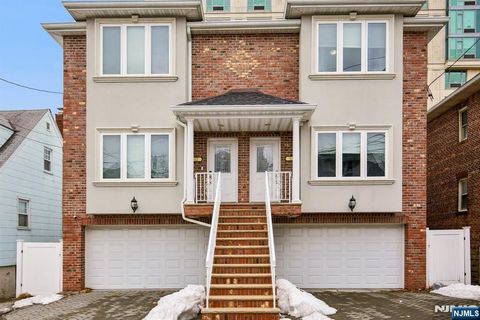 Photo of 10 Glen Street, Cliffside Park, NJ 07010 (MLS # 26007797)