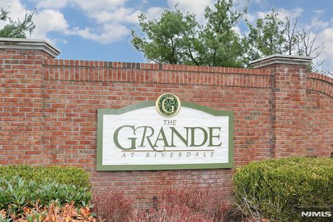 Photo of 6107 Brookhaven Ct, Riverdale Borough, NJ 07457 (MLS # 25038822)