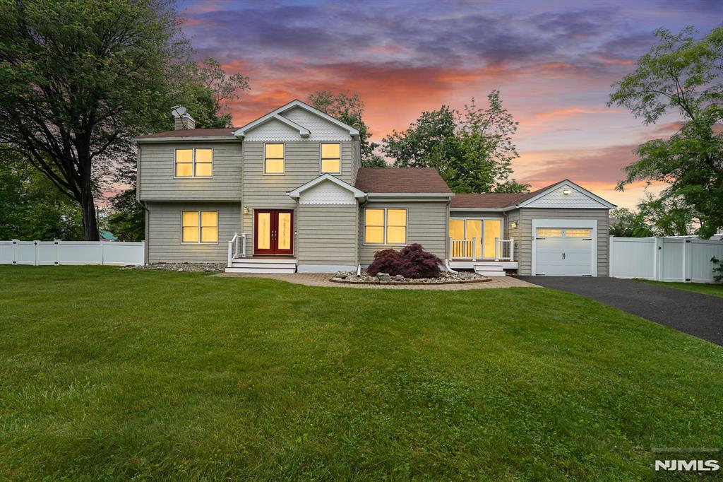 Property for Sale at 18 Breen Terrace, Wayne, New Jersey - Bedrooms: 4 
Bathrooms: 3 
Rooms: 8  - $749,000