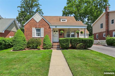 Photo of 233 35th Street, Fair Lawn, NJ 07410 (MLS # 26027806)