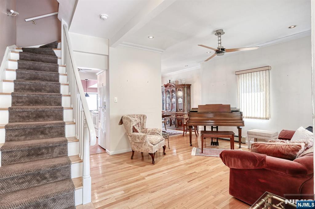 5 Beverly Place