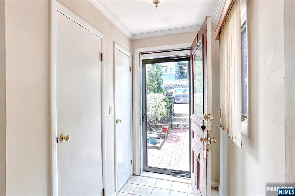 5 Beverly Place