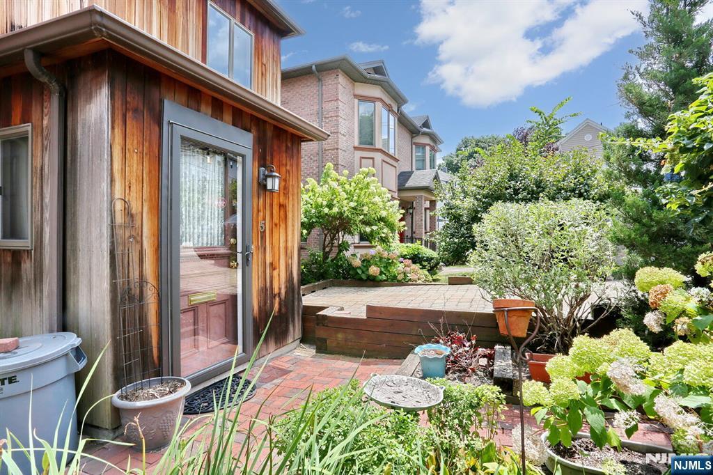 5 Beverly Place