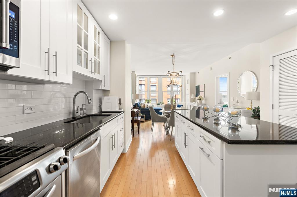 1125 Maxwell Lane 734