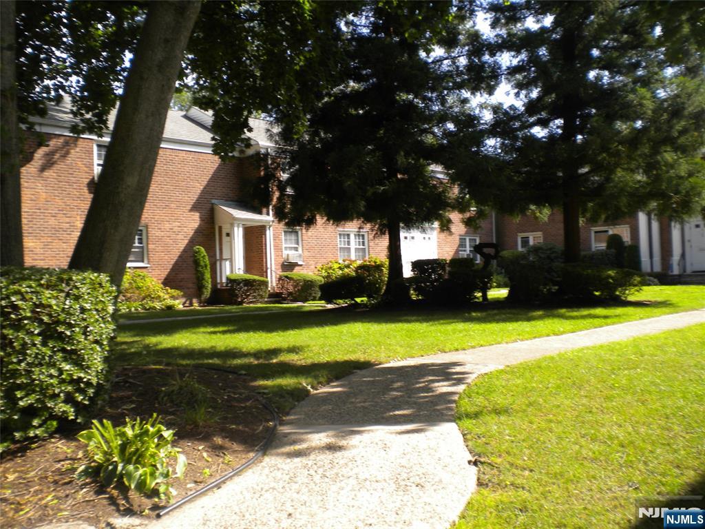 100 Huguenot Avenue 1B