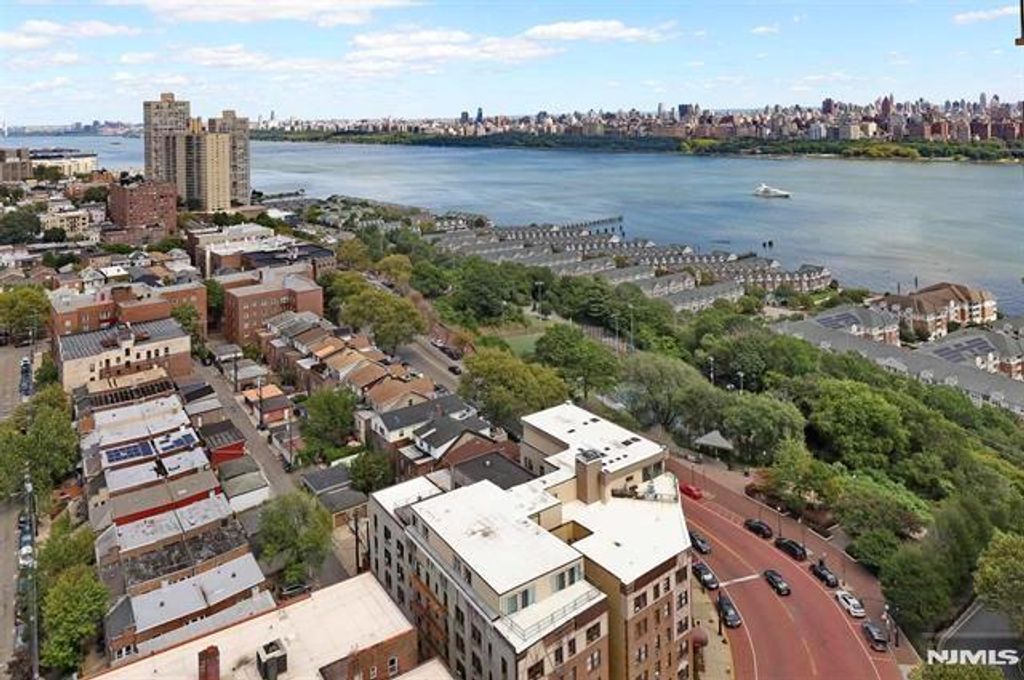 Photo of 6040 Boulevard East #29N, West New York, NJ 07093 (MLS # 26001828)