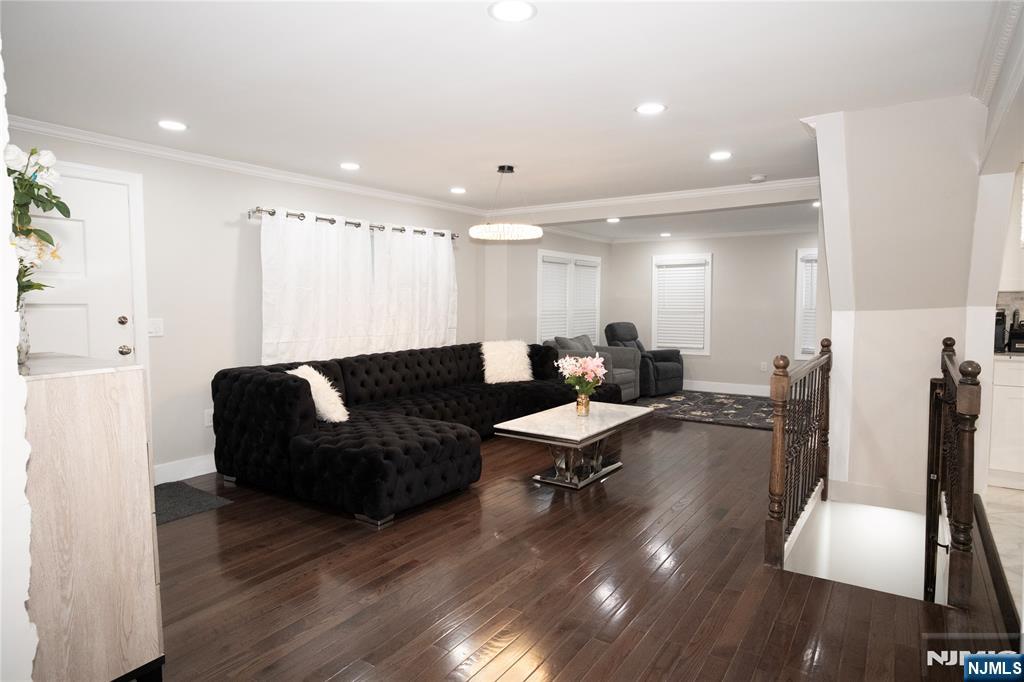 35 3rd Avenue