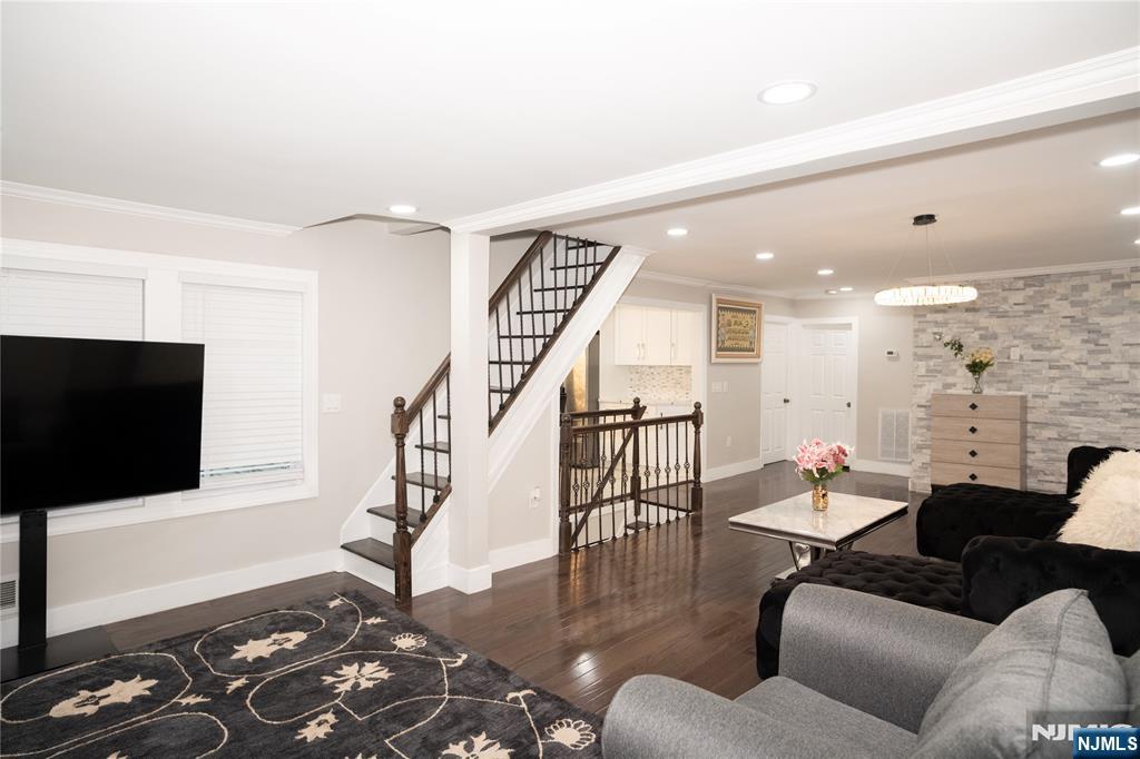 35 3rd Avenue