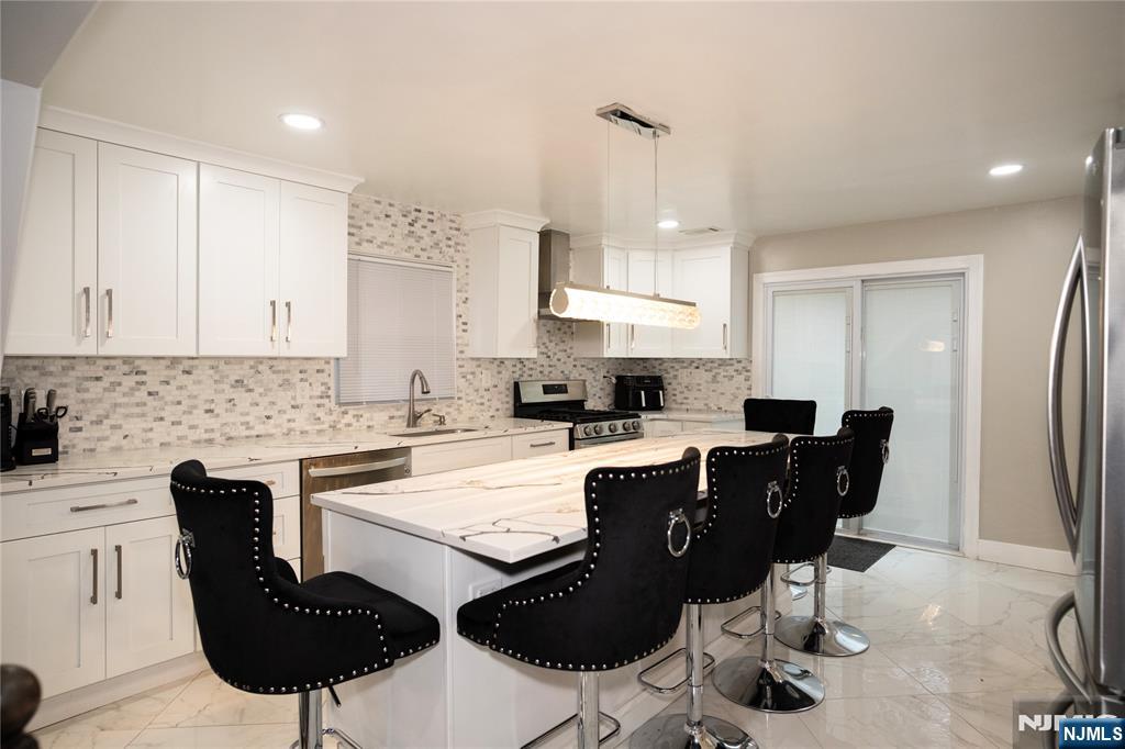 35 3rd Avenue